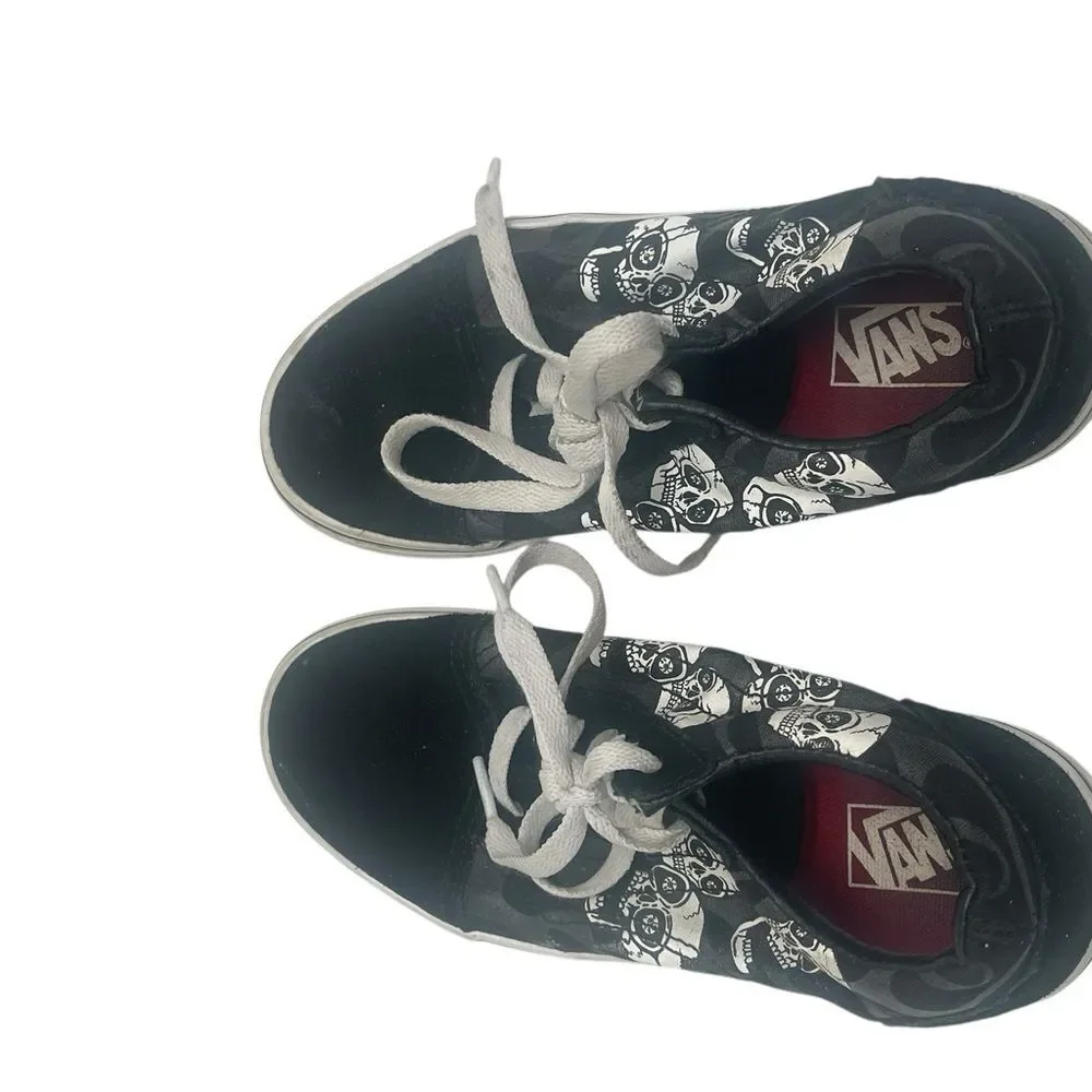 Boys Black Skeleton Low Top Vans Size 3